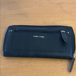 🖤 Union Code Black Leather Zip-Around Wallet – Floral Detail & Sleek Design